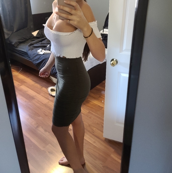 2/25$ 🛍 Army Green Midi Skirt - Picture 5 of 5